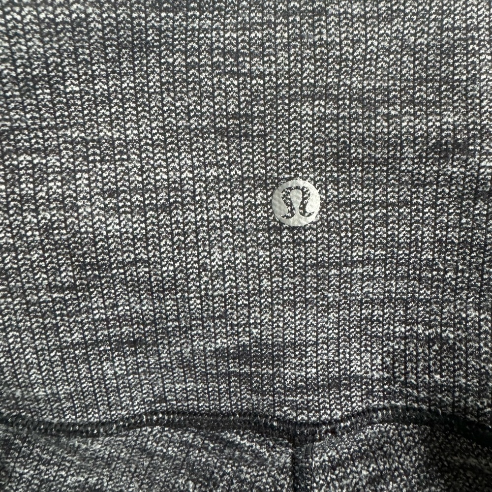 Lululemon Wunder Under high rise - size 6 - Luon variegated black heather knit - Picture 9 of 9